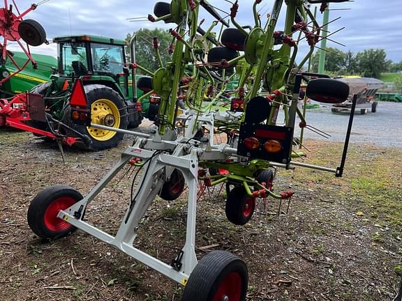 Image of CLAAS Volto 900T equipment image 3