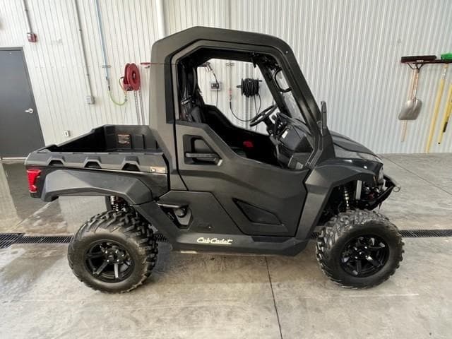 Image of Cub Cadet Challenger MX 750 EPS equipment image 3