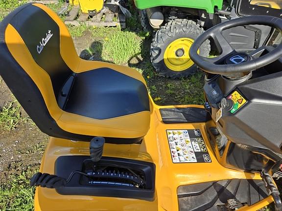 Image of Cub Cadet XT1 LT42 equipment image 1