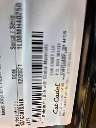 Image of Cub Cadet XT1 LT42 equipment image 4