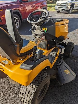 Image of Cub Cadet XT2 LX42 equipment image 2