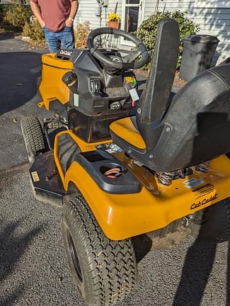 Image of Cub Cadet XT2 LX42 equipment image 3