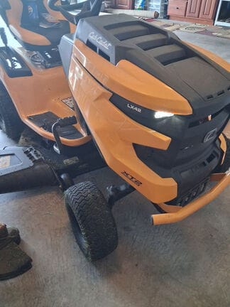 2021 Cub Cadet XT2 LX42 Equipment Image0