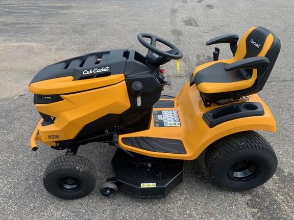 Image of Cub Cadet XT2 LX42 Primary image