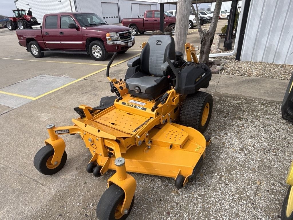 2021 Cub Cadet Pro Z 772L Equipment Image0
