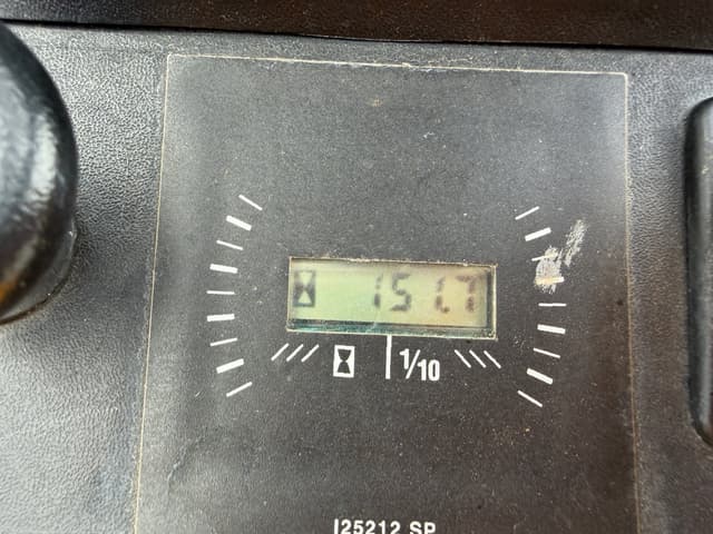 Image of Cub Cadet XT2 SLX50 equipment image 4