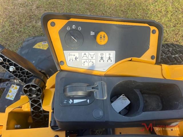 Image of Cub Cadet Ultima ZT1 equipment image 4
