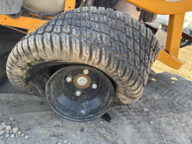 Image of Cub Cadet Ultima ZT1 equipment image 4