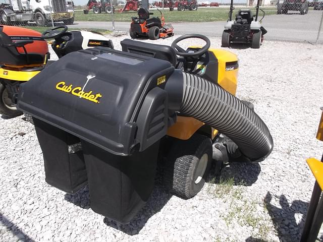 Image of Cub Cadet XT1 LT46 equipment image 3