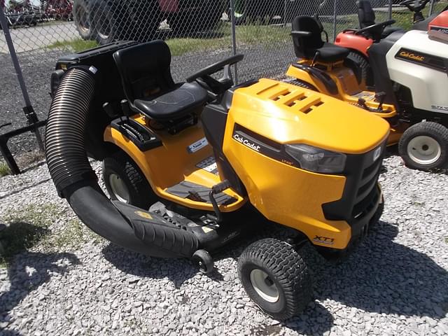 Image of Cub Cadet XT1 LT46 equipment image 2