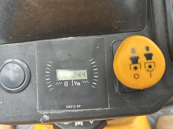 Image of Cub Cadet XT1 ST54 equipment image 2
