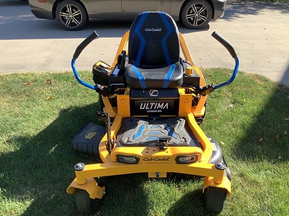 Image of Cub Cadet Ultima ZT1 equipment image 4