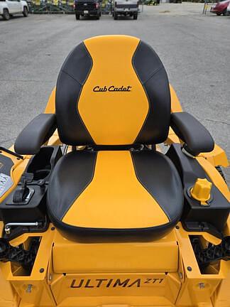 Image of Cub Cadet Ultima ZT1 equipment image 2