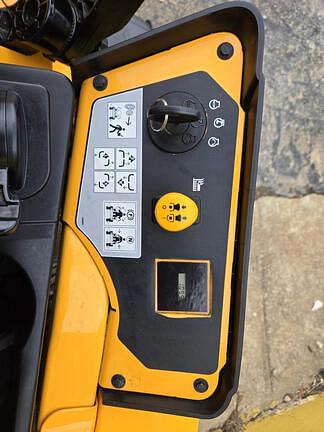 Image of Cub Cadet Ultima ZT1 equipment image 4