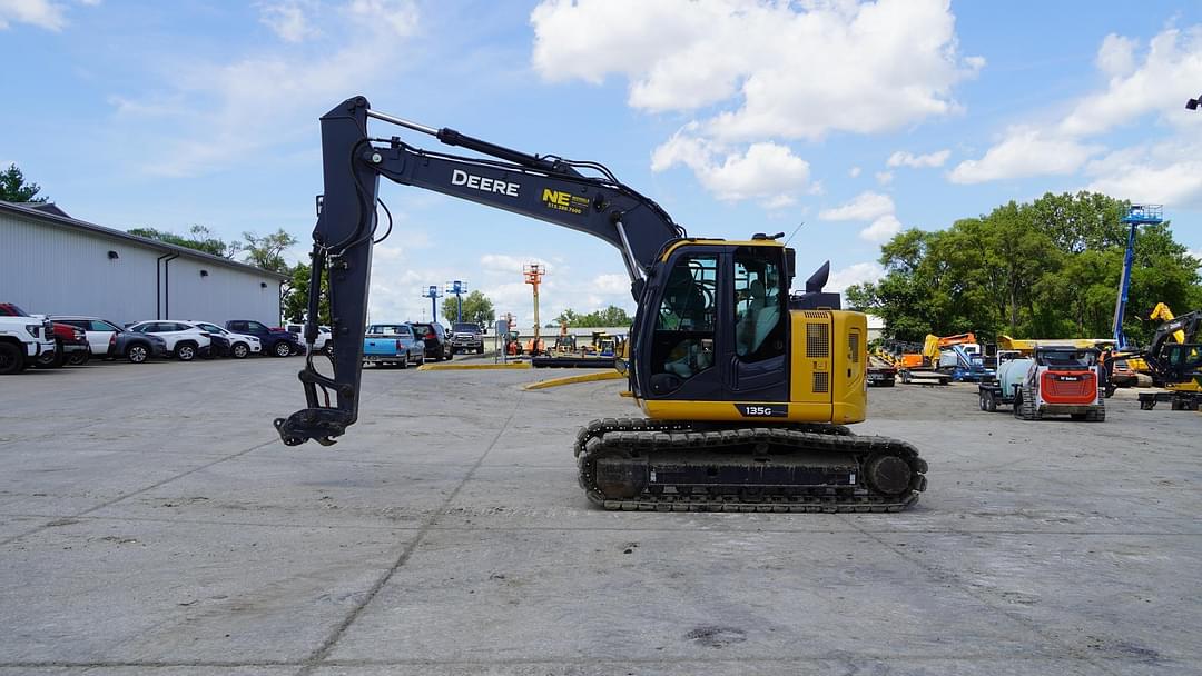 Image of John Deere 135G Primary image