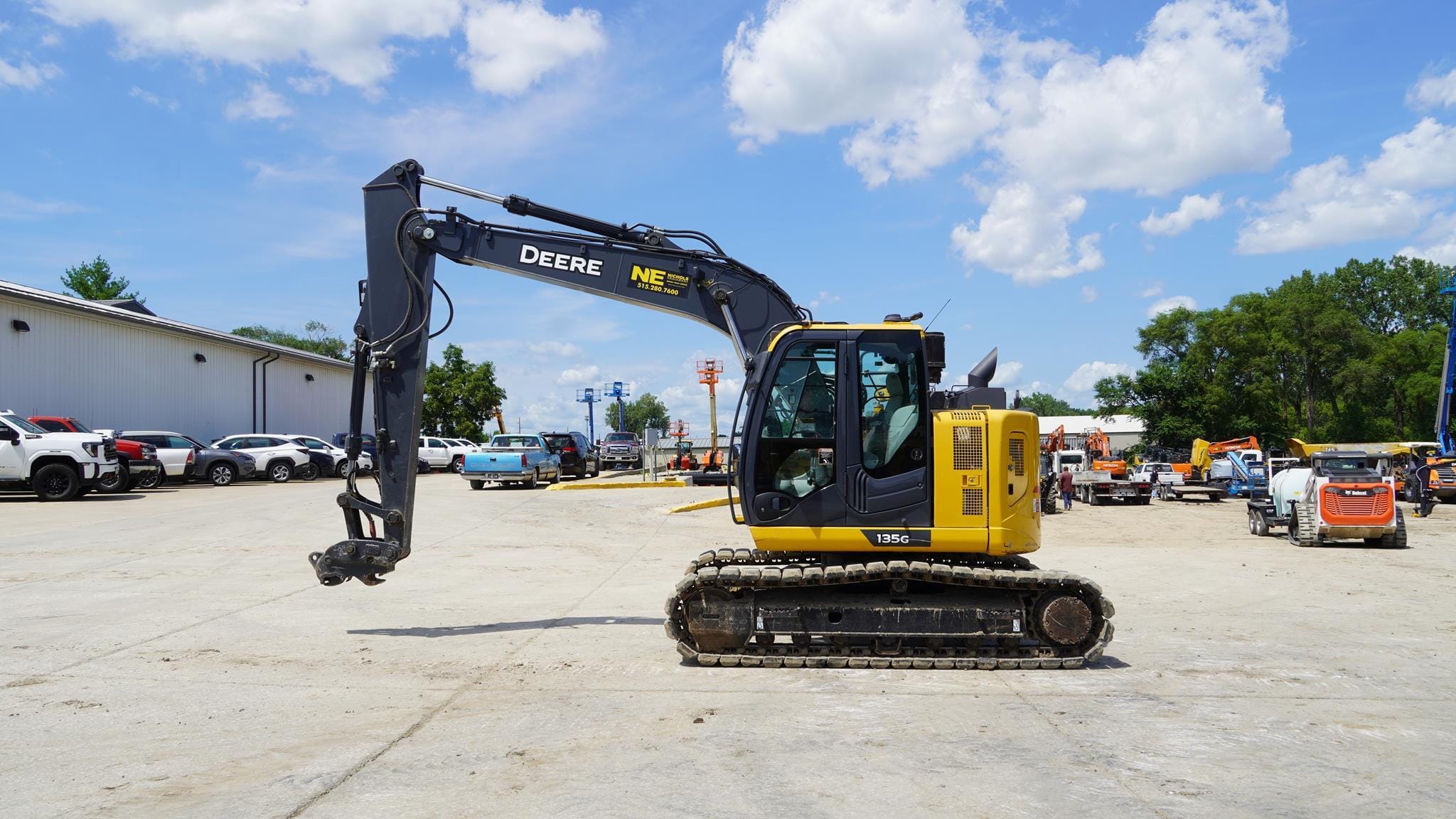 2021 John Deere 135G Equipment Image0