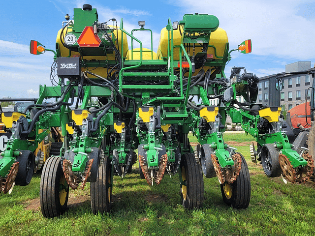 Image of John Deere 1795 equipment image 4