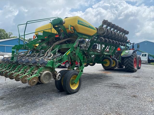 Image of John Deere 1795 equipment image 3