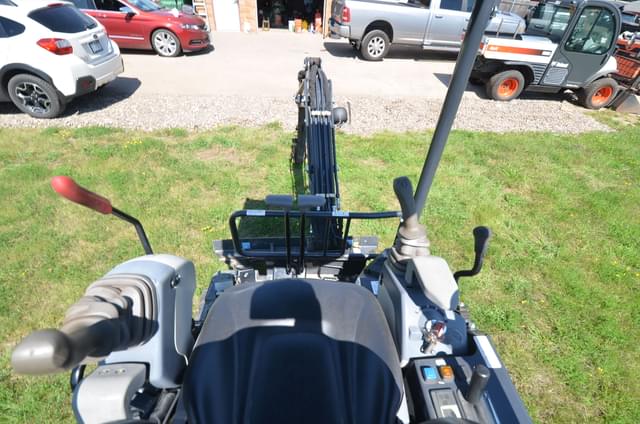Image of John Deere 17G equipment image 4