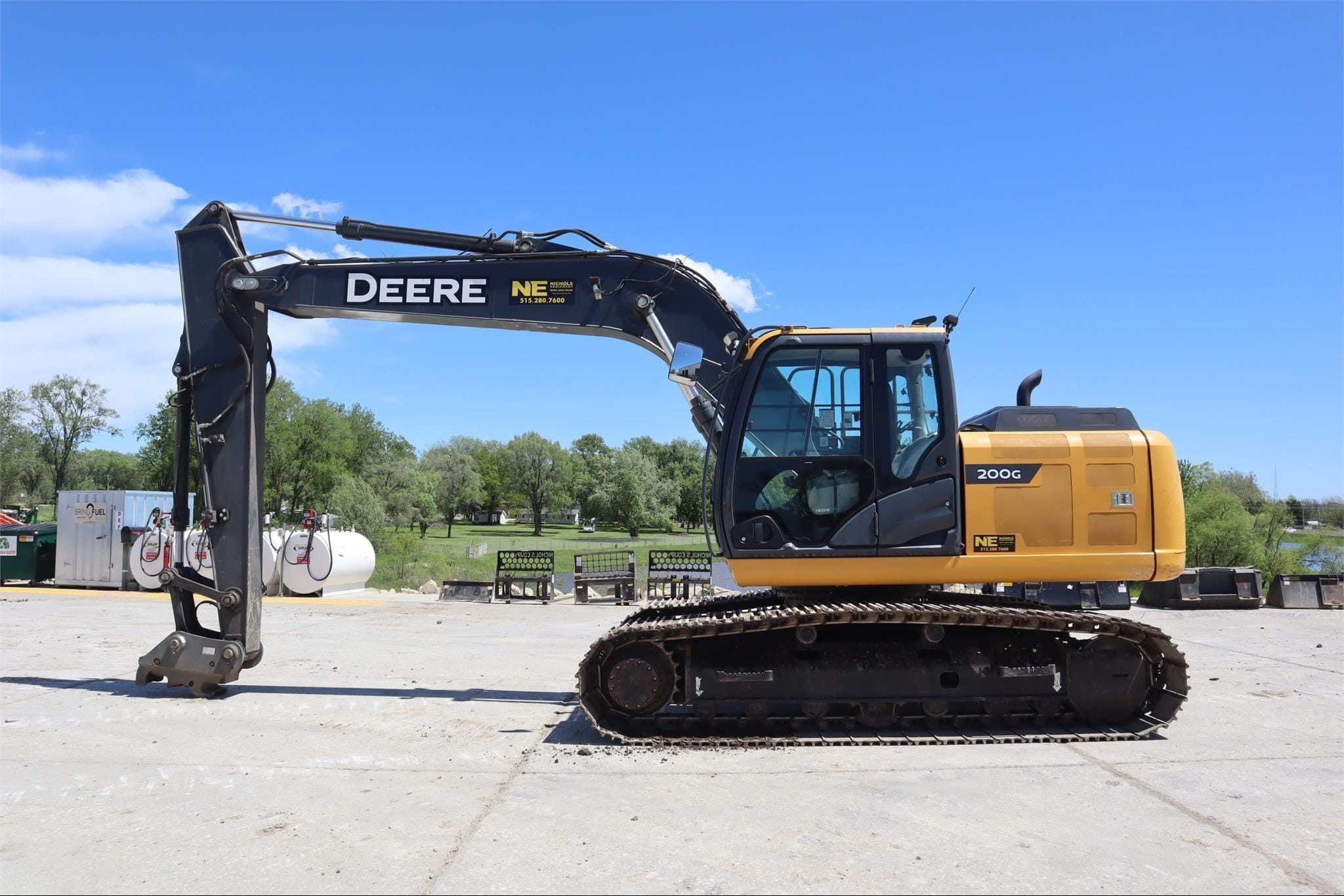 2021 John Deere 200G Equipment Image0