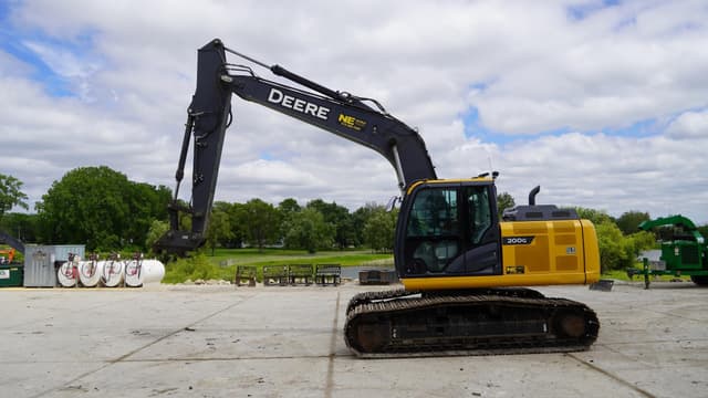 Image of John Deere 200G equipment image 3