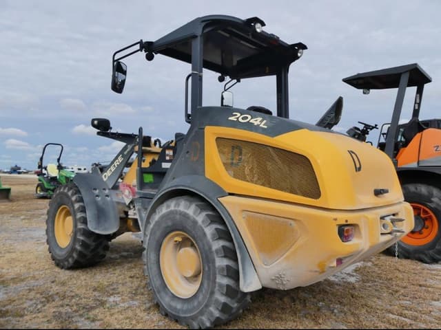 Image of John Deere 204L equipment image 3