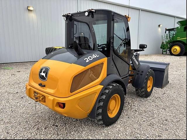 Image of John Deere 204L equipment image 4