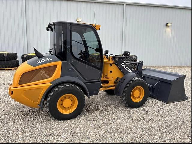 Image of John Deere 204L equipment image 3