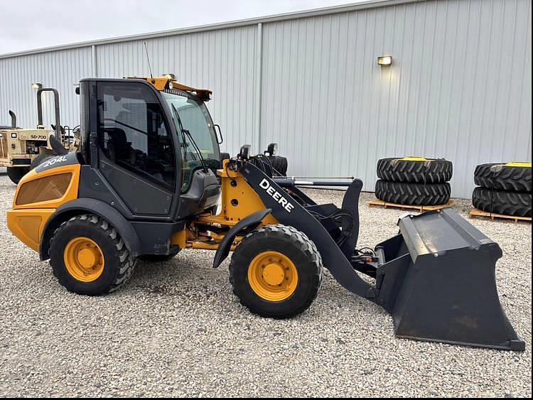 Image of John Deere 204L Primary image