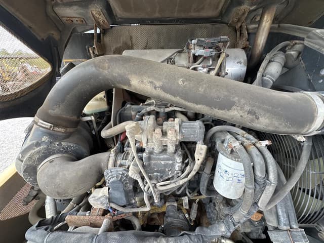 Image of John Deere 204L equipment image 2