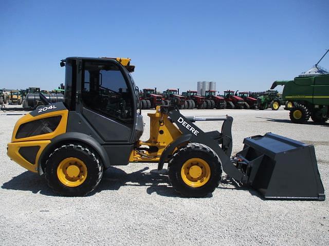 Image of John Deere 204L equipment image 3