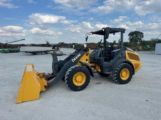 Image of John Deere 204L equipment image 1