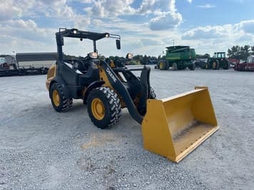 Main image John Deere 204L