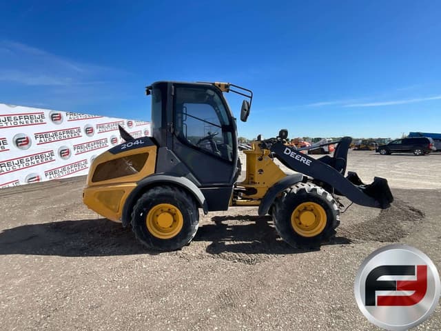 Image of John Deere 204L equipment image 3