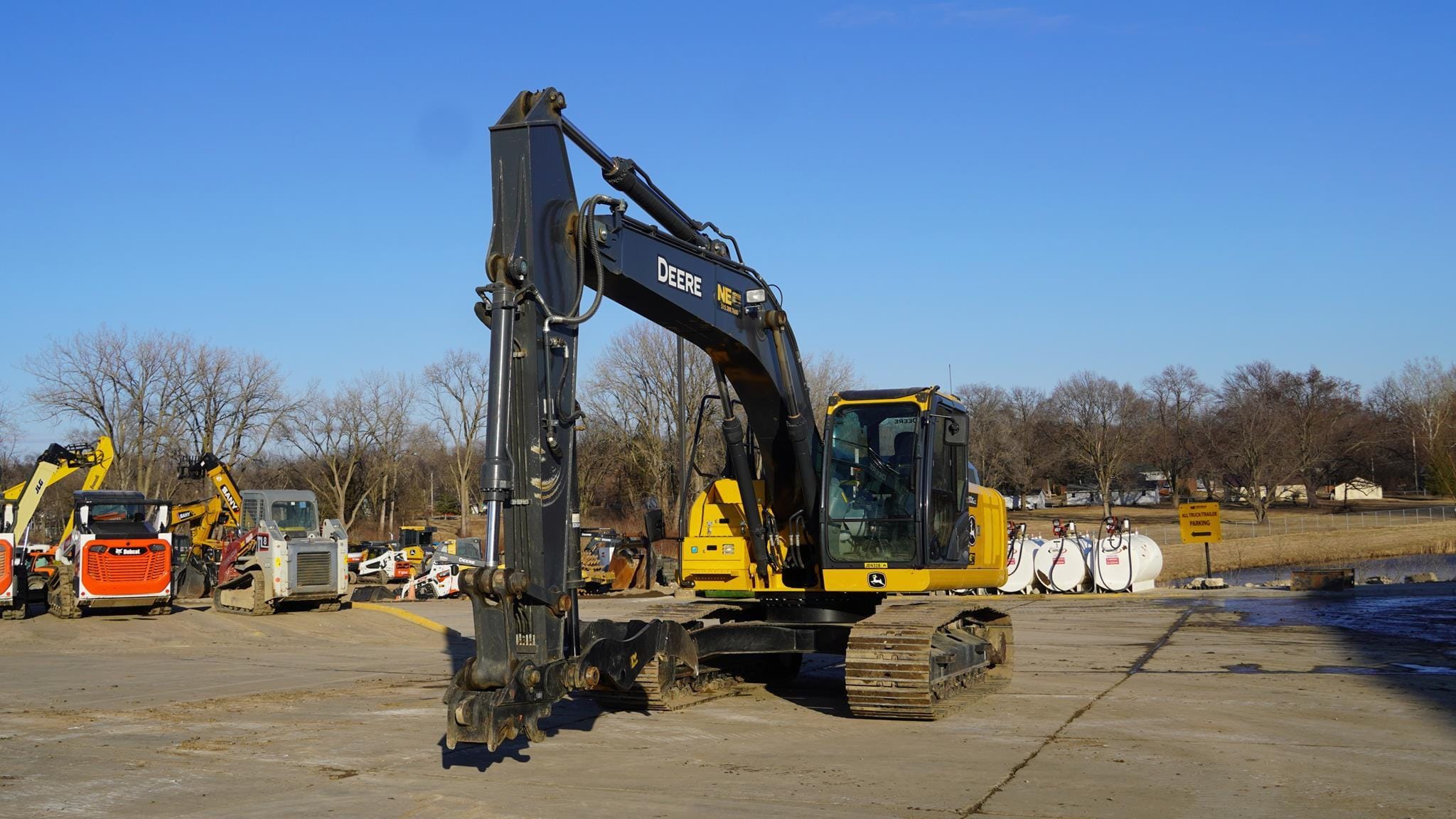 2021 John Deere 210G LC Equipment Image0