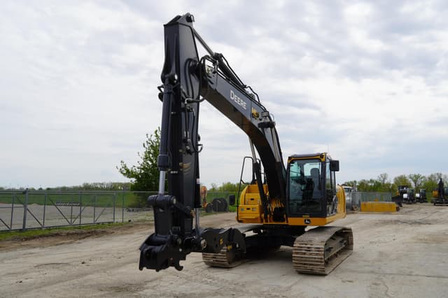 Image of John Deere 210G LC equipment image 3