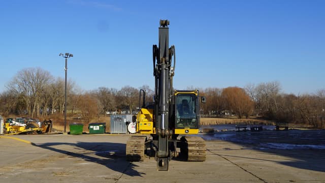 Image of John Deere 210G LC equipment image 3