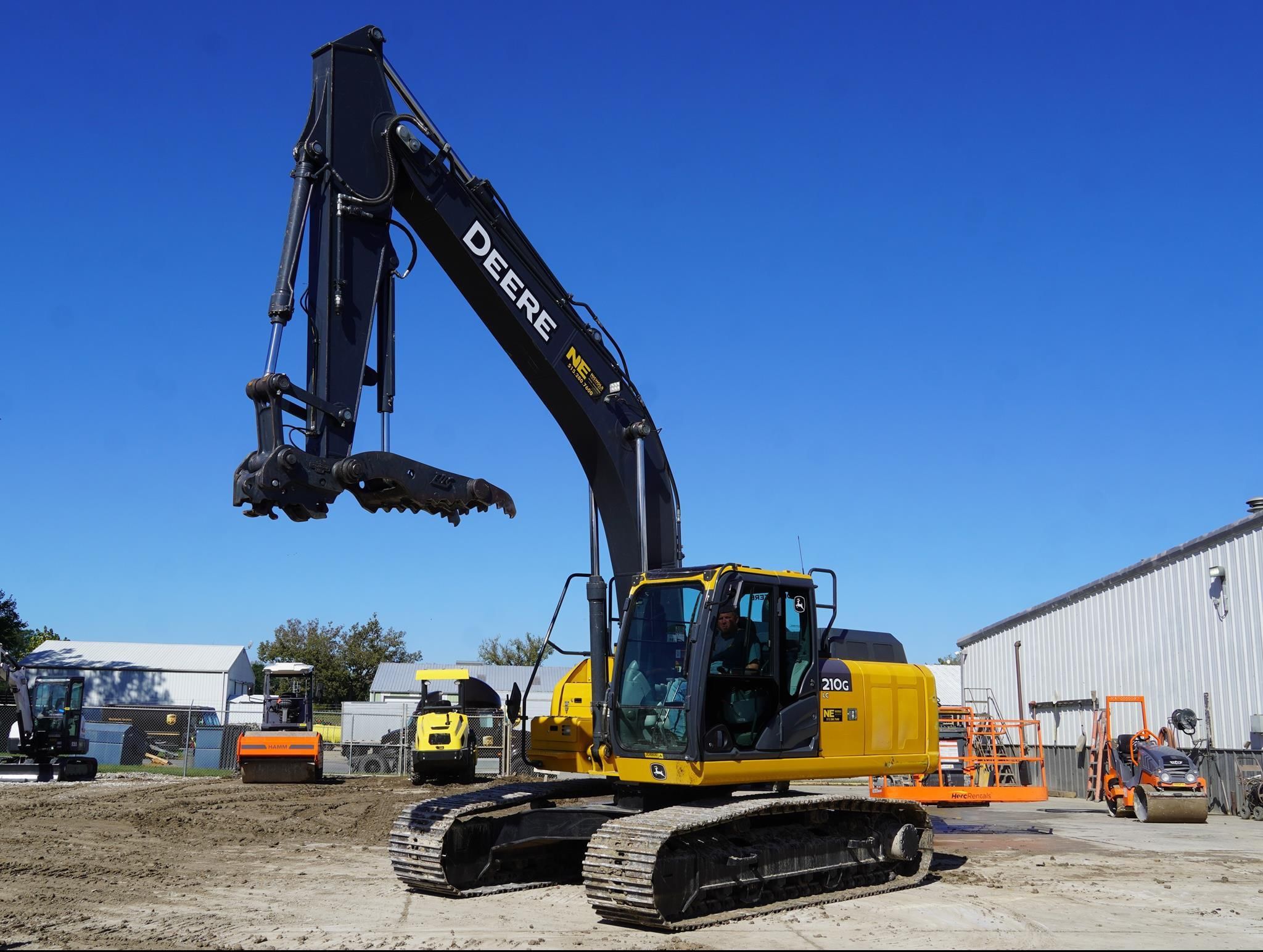 2021 John Deere 210G LC Equipment Image0