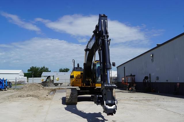 Image of John Deere 210G LC equipment image 4