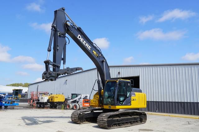 Image of John Deere 210G LC equipment image 4