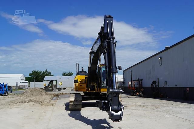 Image of John Deere 210G LC equipment image 4