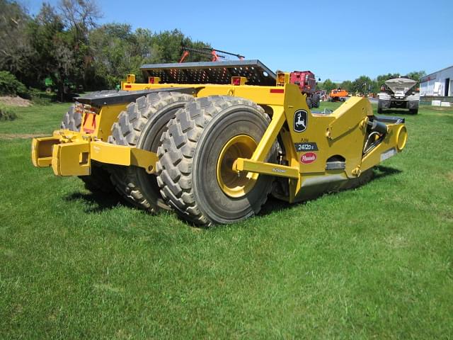 Image of John Deere 2412DE equipment image 3