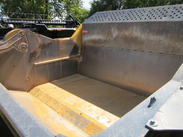 Image of John Deere 2412DE equipment image 2