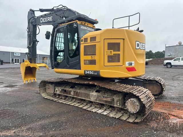 Image of John Deere 245G LC equipment image 4