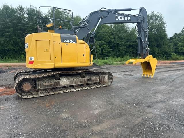 Image of John Deere 245G LC equipment image 2