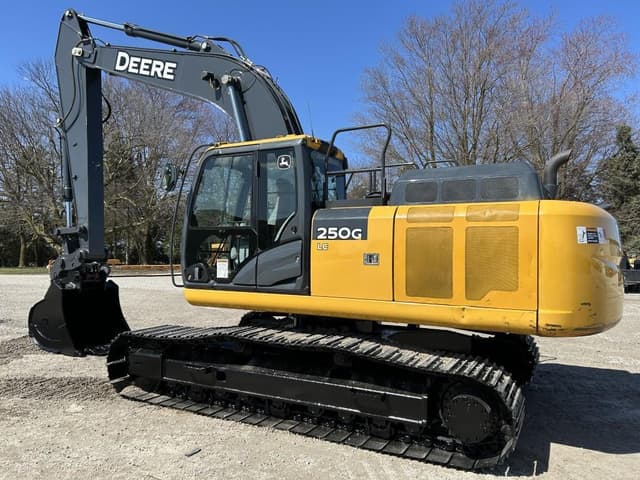 Image of John Deere 250G LC equipment image 4