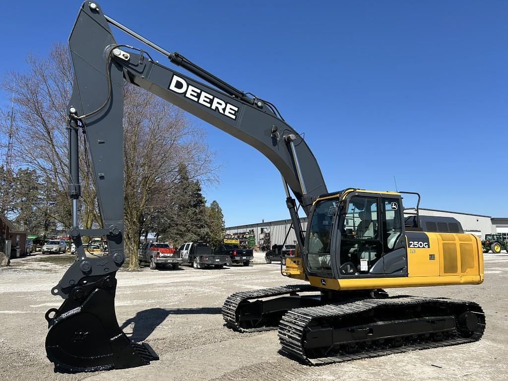 Image of John Deere 250G LC Primary image