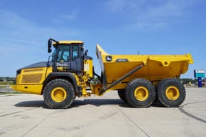 2021 John Deere 260E Image