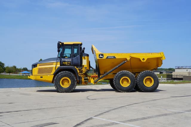 Image of John Deere 260E equipment image 1