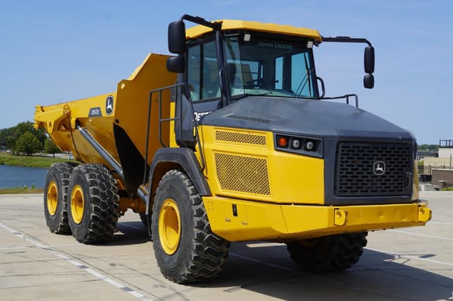 Image of John Deere 260E equipment image 4